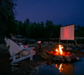 How to Plan an Outdoor Movie Night